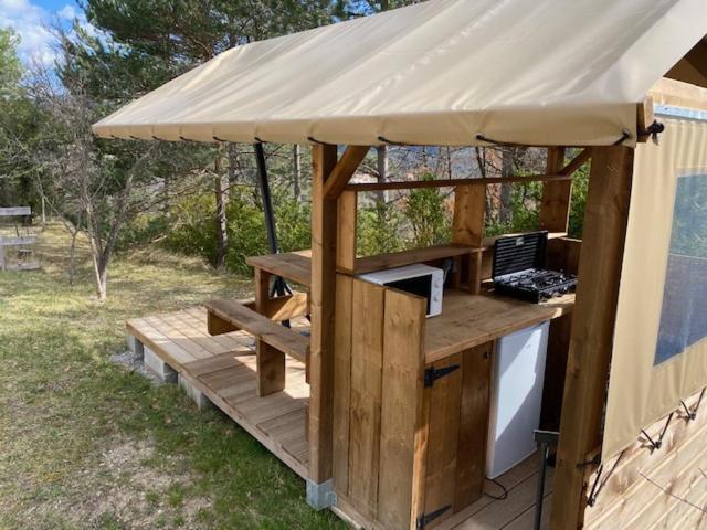 Camping Les Hauts De Rosans מראה חיצוני תמונה