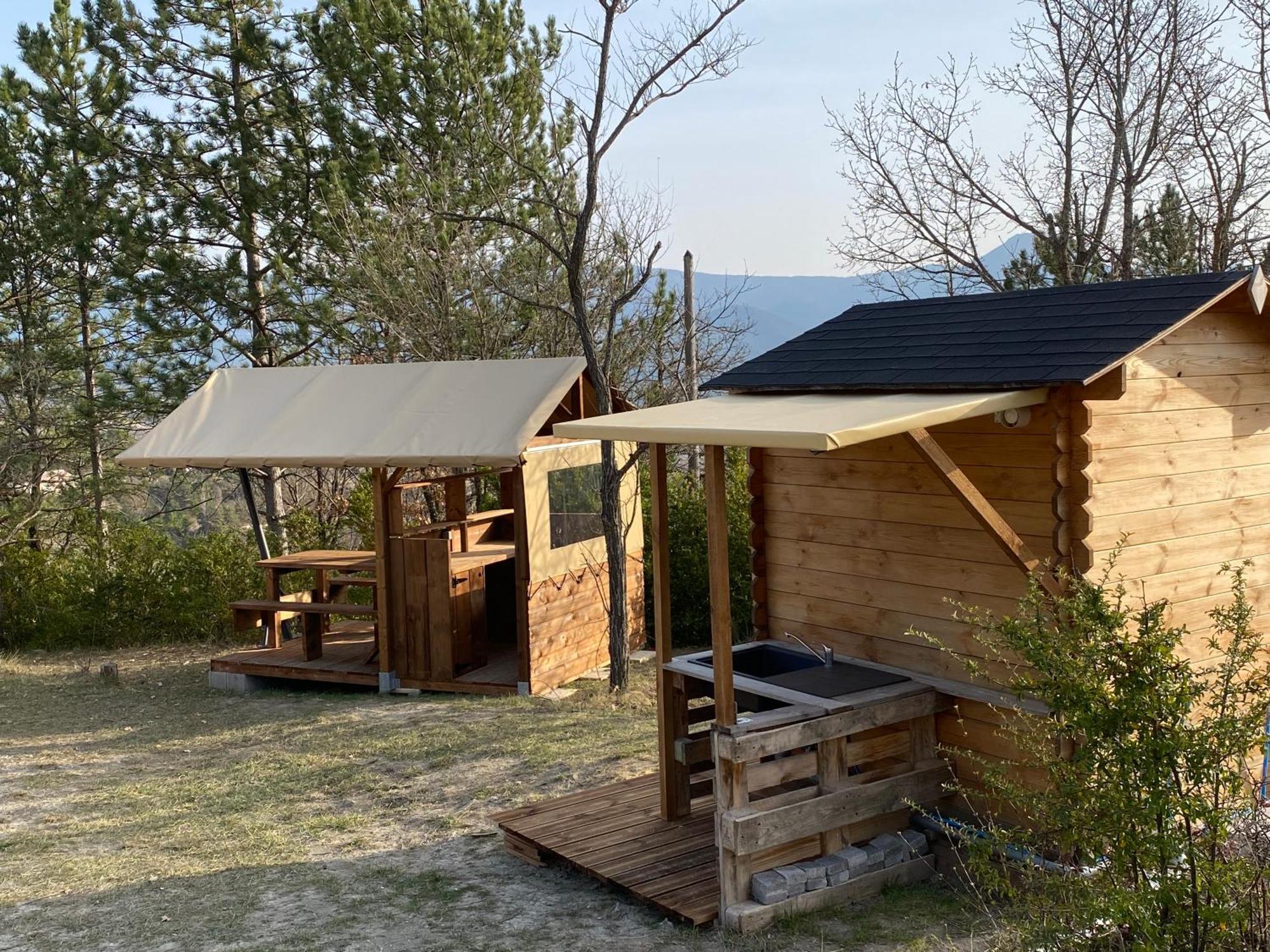 Camping Les Hauts De Rosans מראה חיצוני תמונה